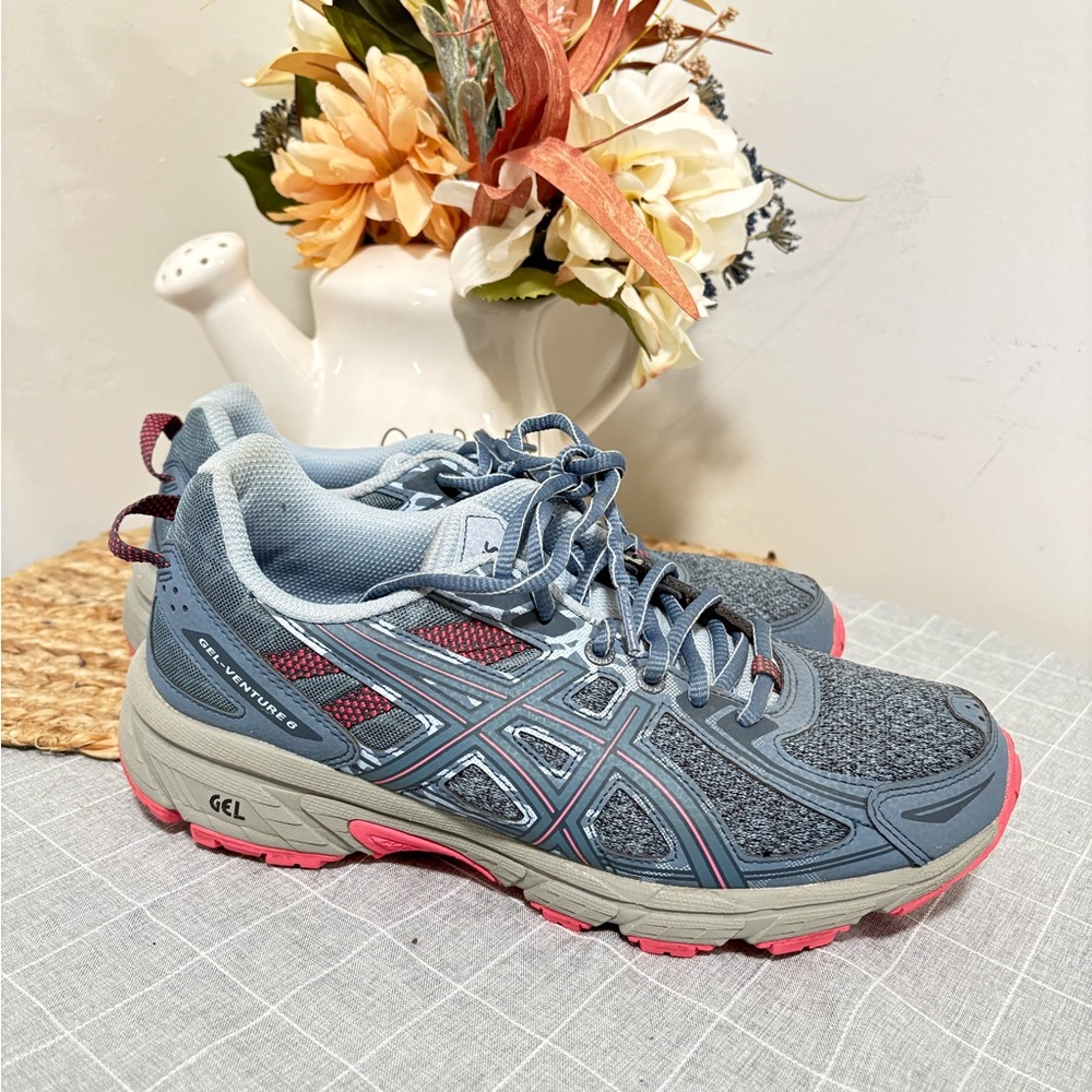 Asics Blue and Pink Sneakers with Athletic Design - Picture 4 of 6